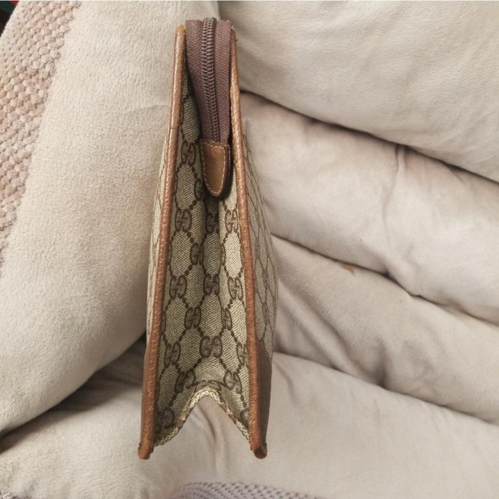 Authentic Vintage Gucci Portfolio Clutch - Picture 5 of 9